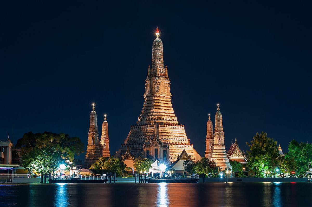 Wat Arun temple in Bangkok at night